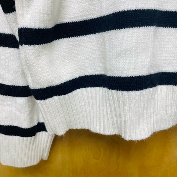 Striped black and cream white cropped quarter zip turtle neck sweater size XL - Picture 6 of 6